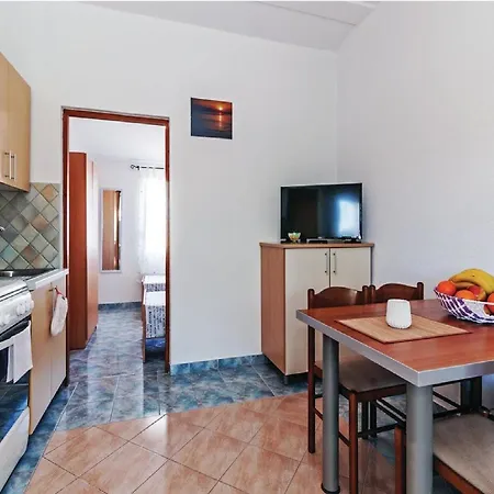 Hak - One Bedroom With Terrace And Sea View * Вир