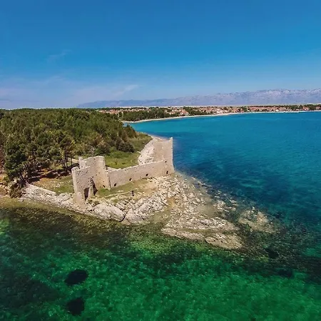Апартаменты Hak - One Bedroom With Terrace And Sea View Вир