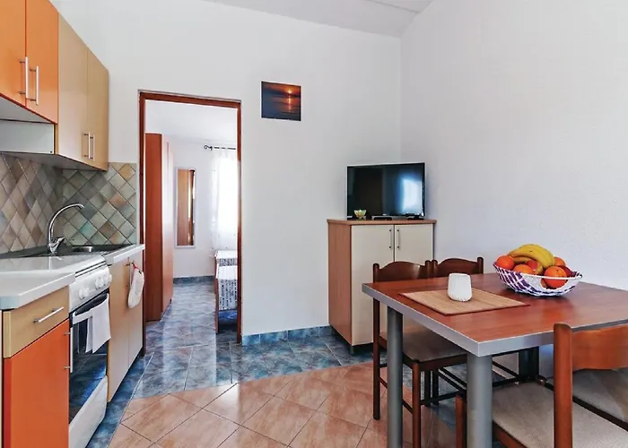 Hak - One Bedroom With Terrace And Sea View * Vir