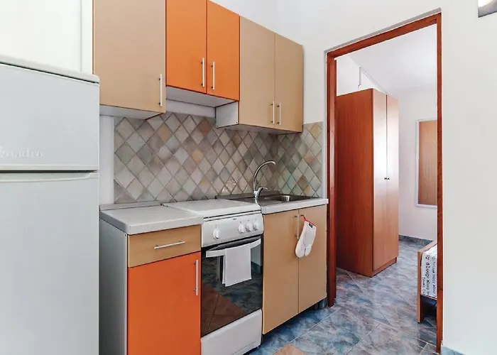 Hak - One Bedroom With Terrace And Sea View