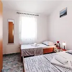 Apartment Hak - One Bedroom With Terrace And Sea View *